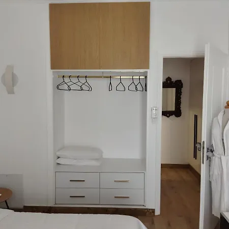 Apartment Minimal By The