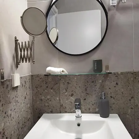 Apartament Minimal By The *