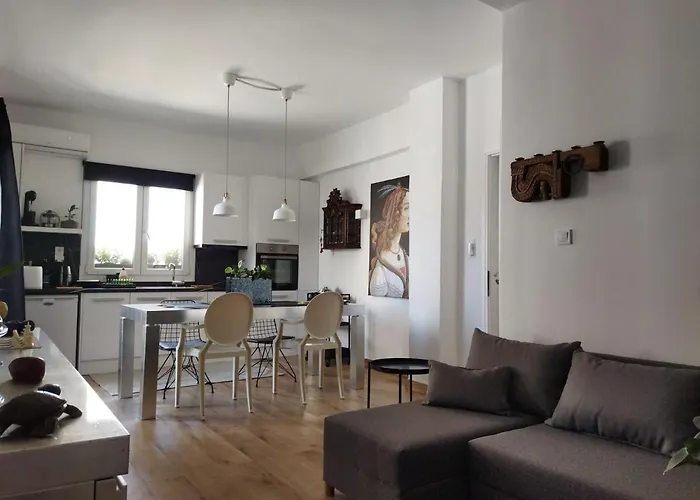 Apartment Minimal By The