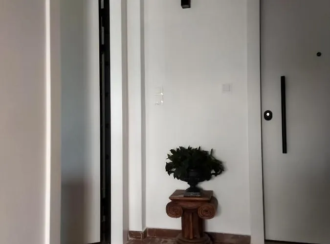 Apartament Minimal By The *