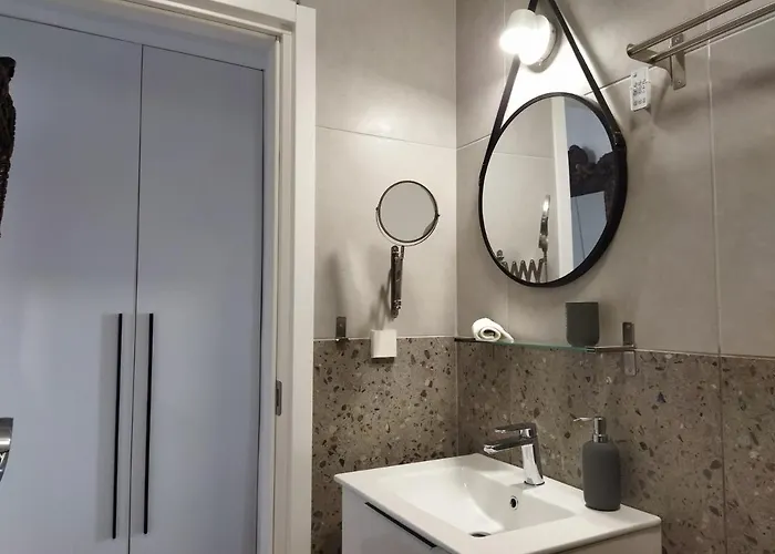 Apartment Minimal By The